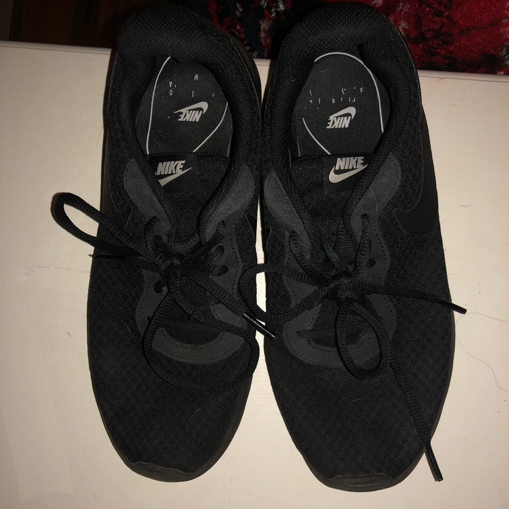 Black Nikes
